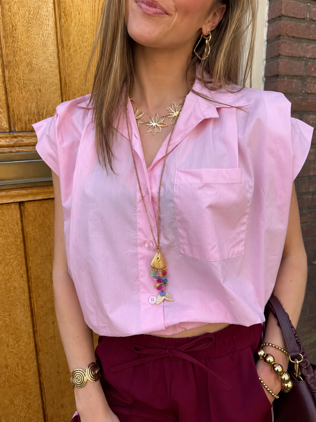 Statement flower necklace gold