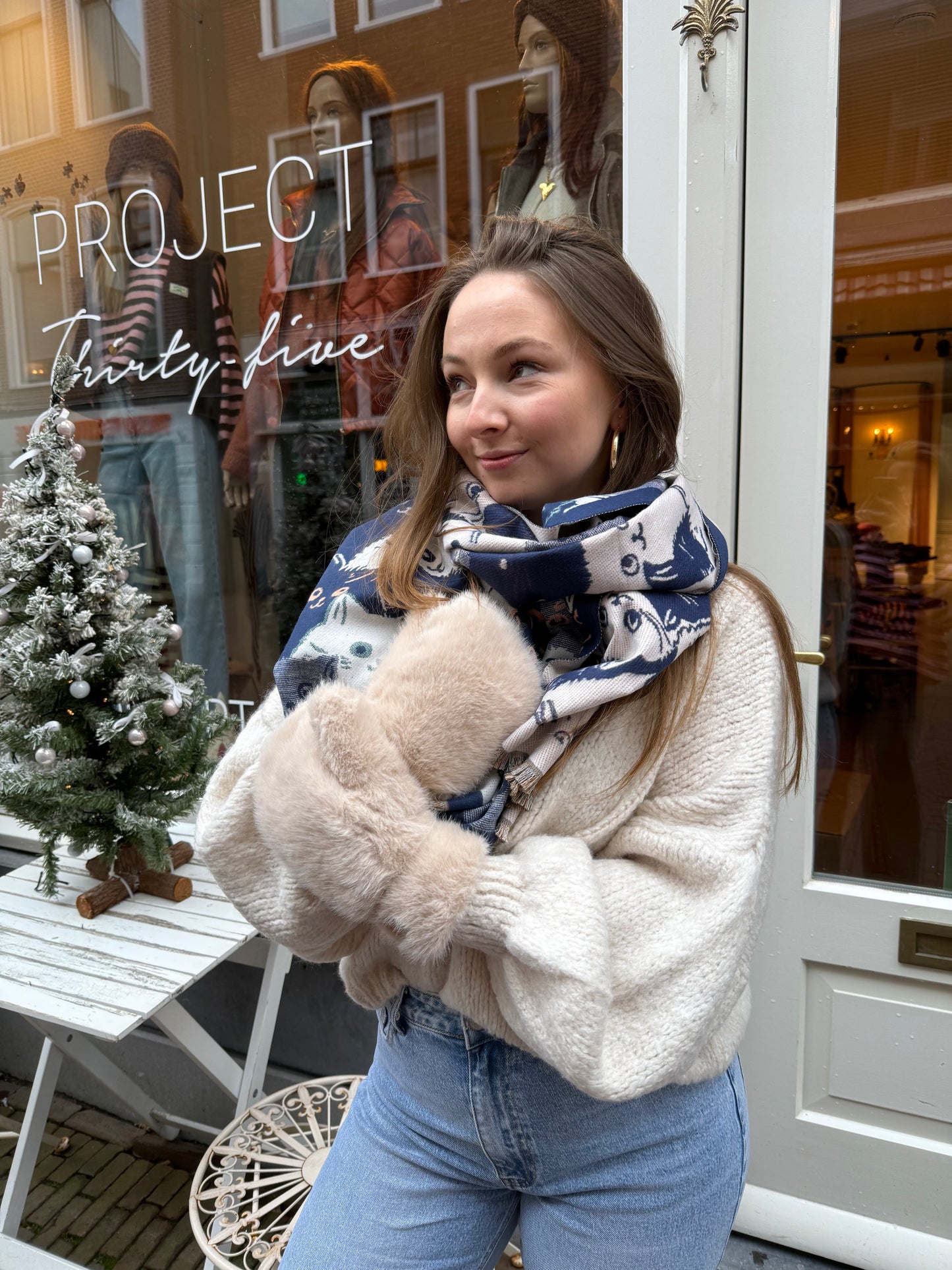 Kattensjaal blauw/wit