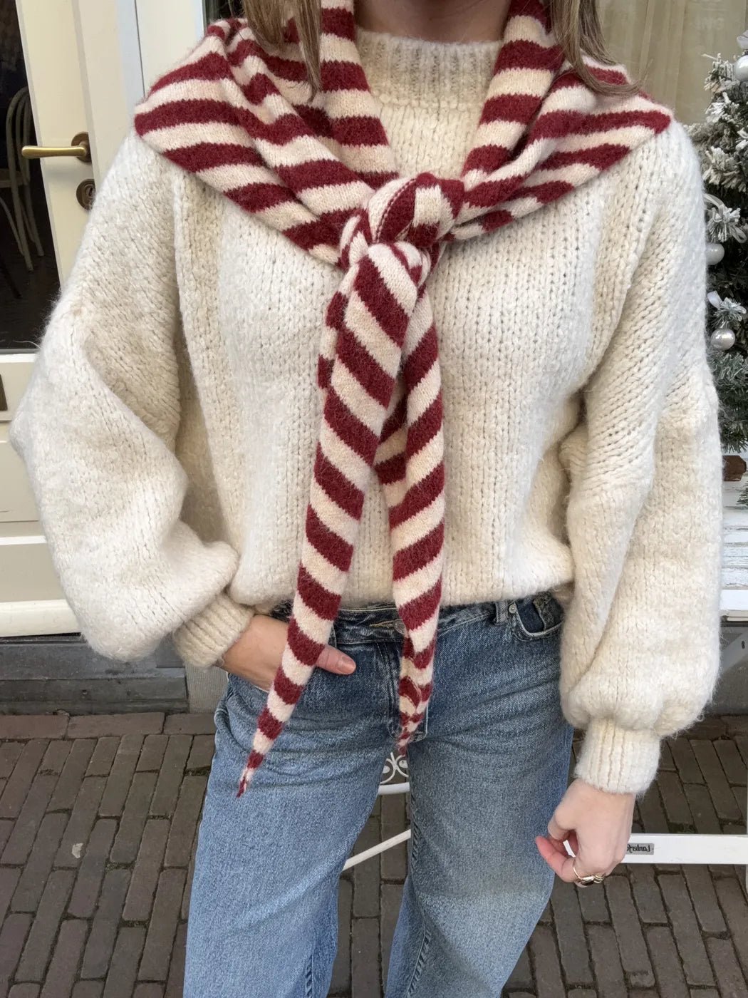 Triangle scarf big red/white striped - Project 35