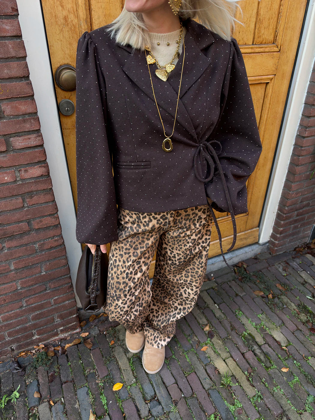 Esmay wrap blazer pofmouw & steentjes donkerbruin