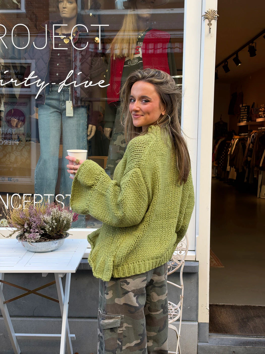 Ravi oversized knit ruffles groen
