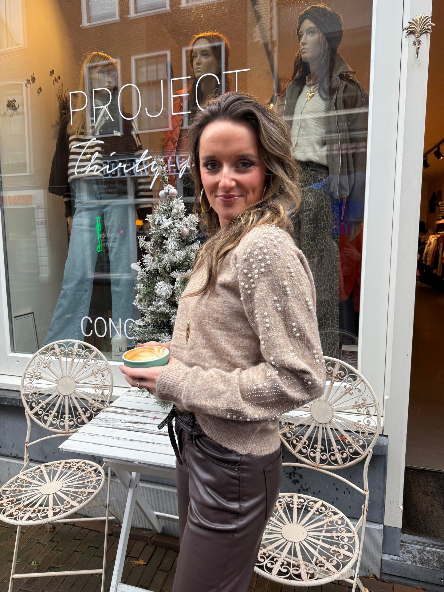 Mara trui parels taupe