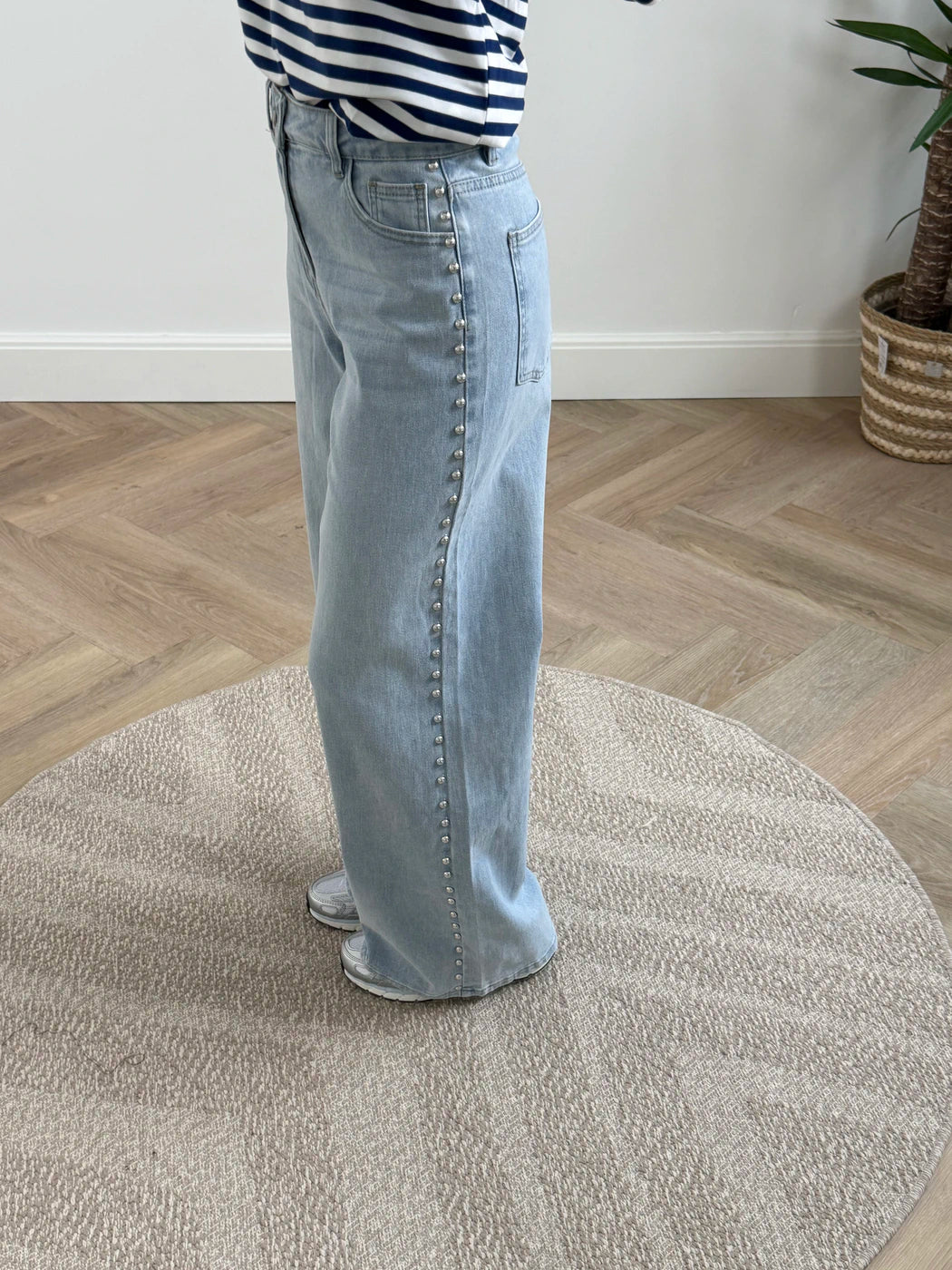 Dana wide leg jeans studs blue
