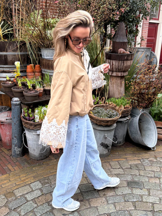 Nina bomber beige broderie