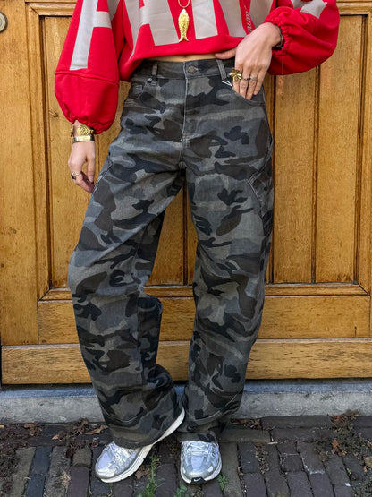 Lara camouflage barrel jeans