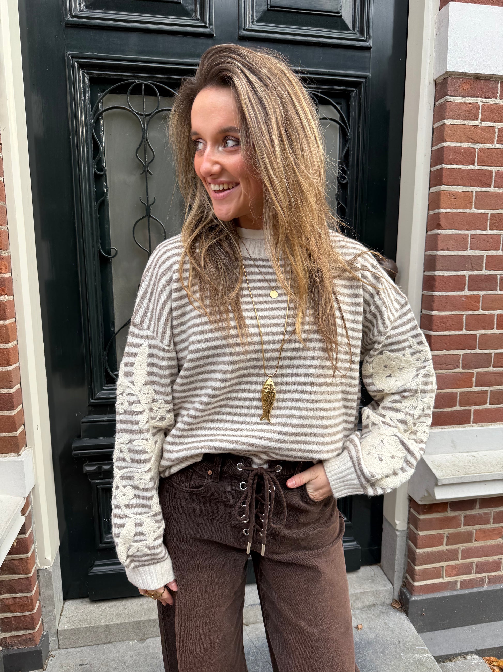 Isabella knit striped beige/white embroidered - Project 35