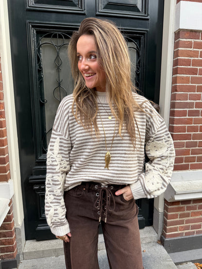 Isabella knit striped beige/white embroidered - Project 35