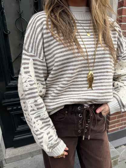 Isabella knit striped beige/white embroidered - Project 35