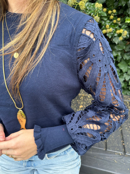Amelie top kanten mouw navy - Project 35