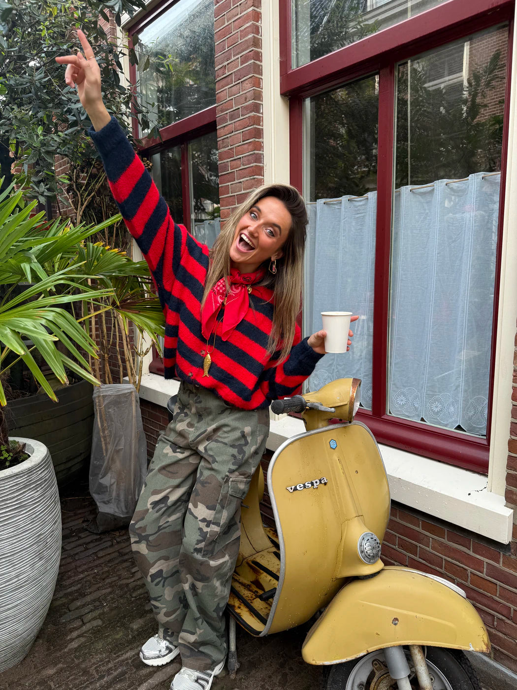Gigi vest knoopjes rood/navy