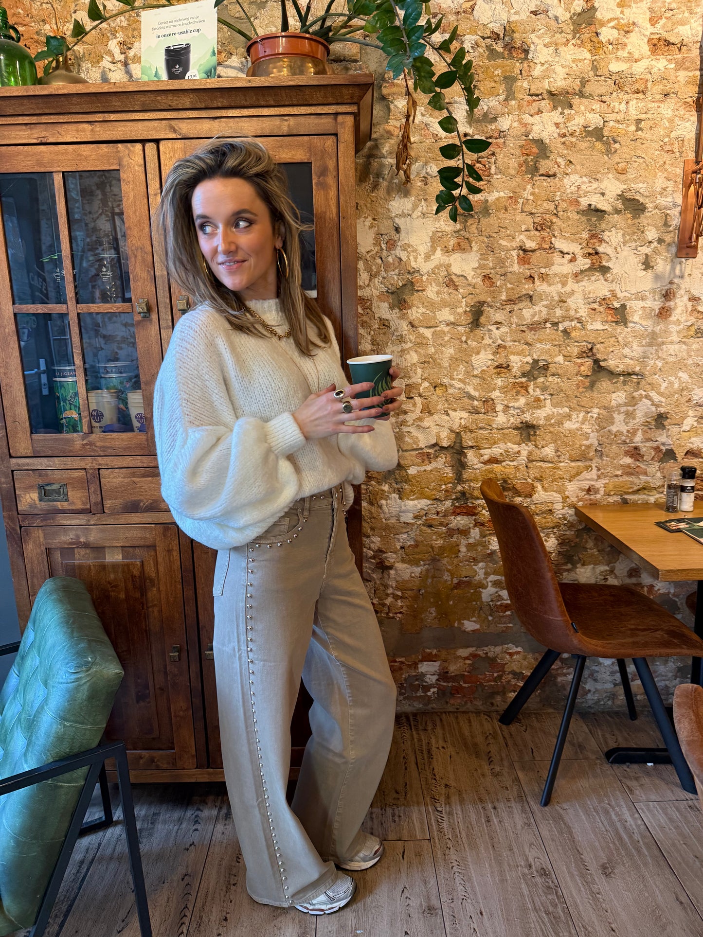 Wide leg stud jeans beige