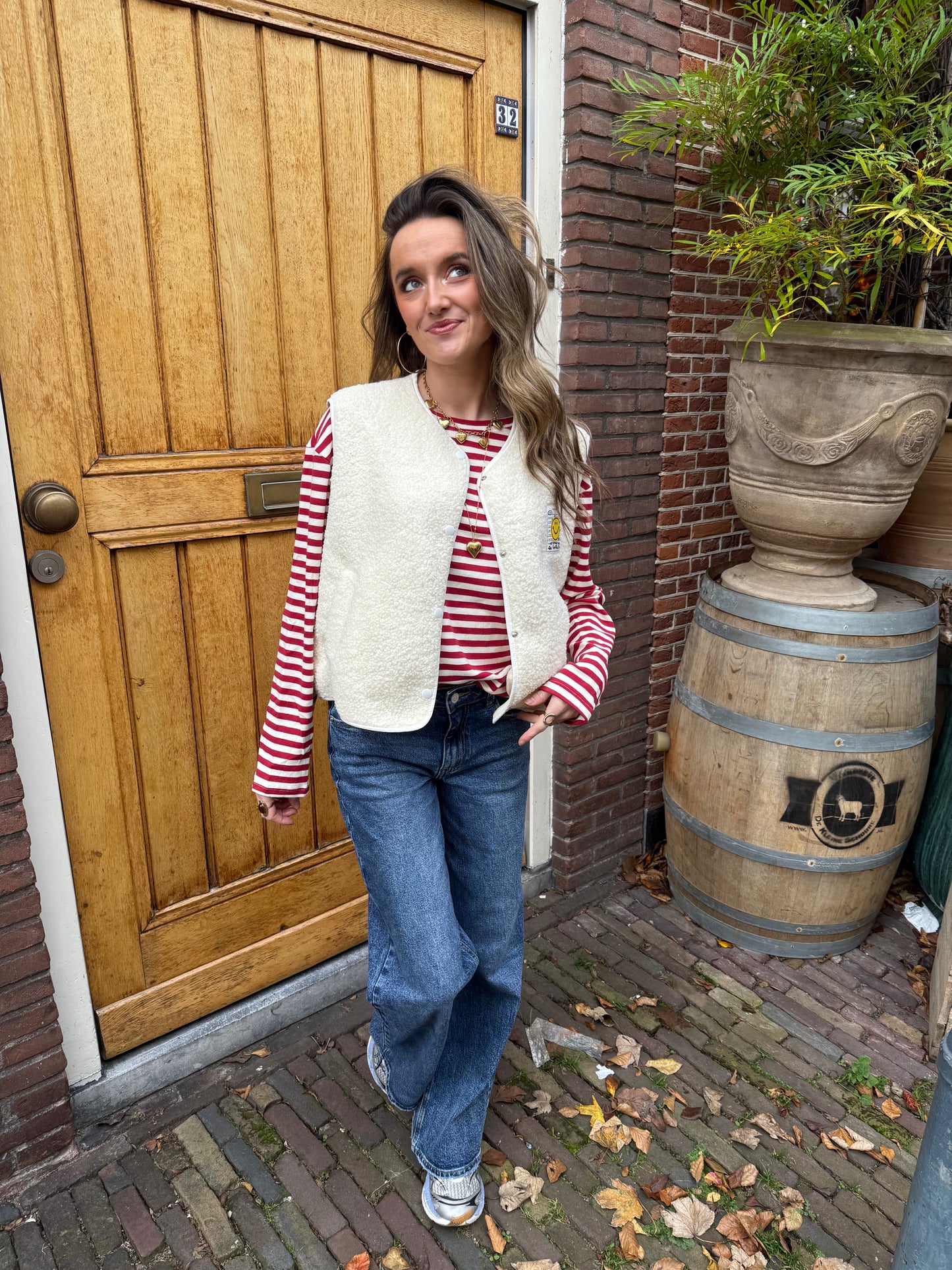 Chloe teddy gilet smiley white