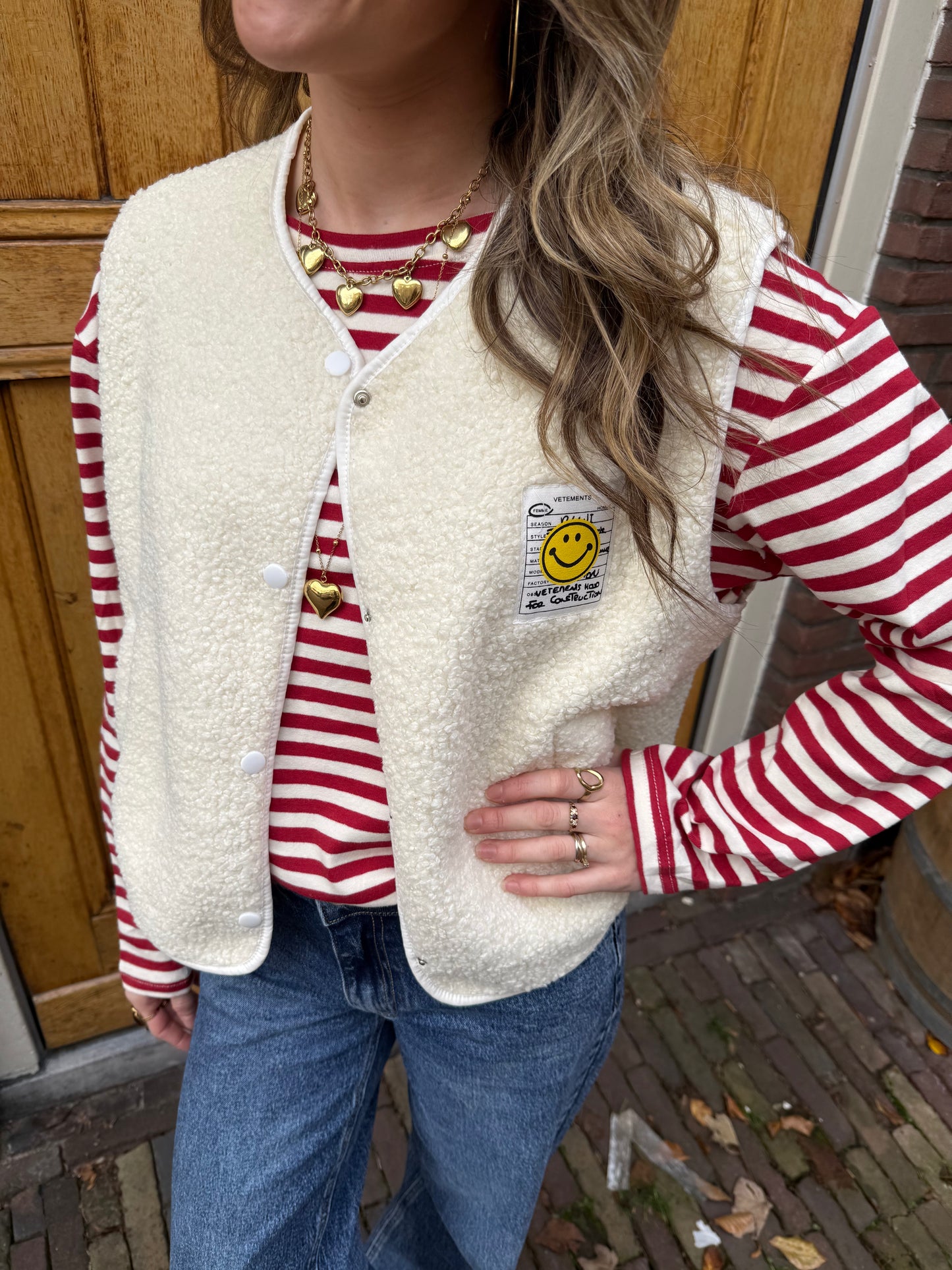 Chloe teddy gilet smiley white