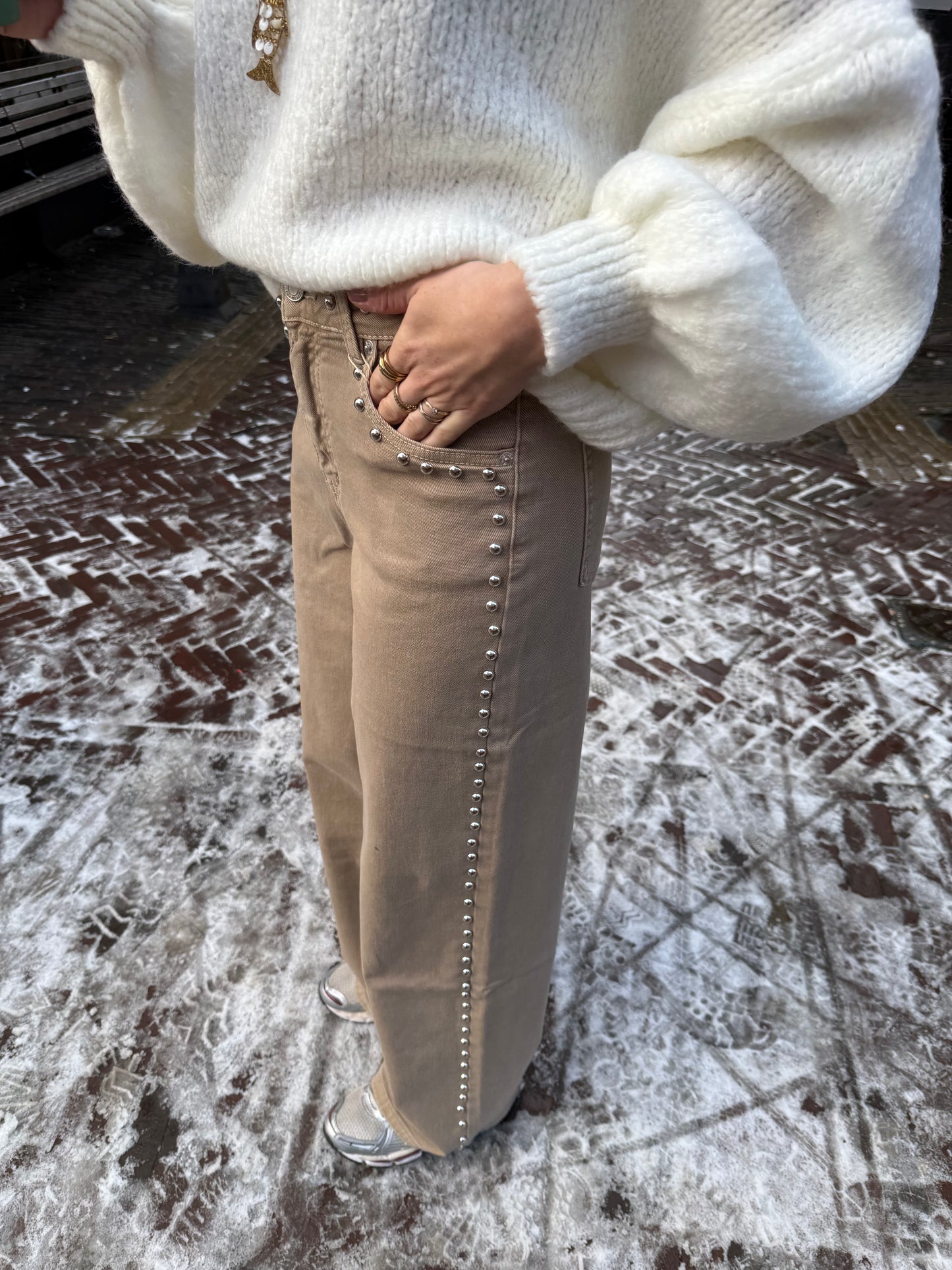 Wide leg stud jeans beige