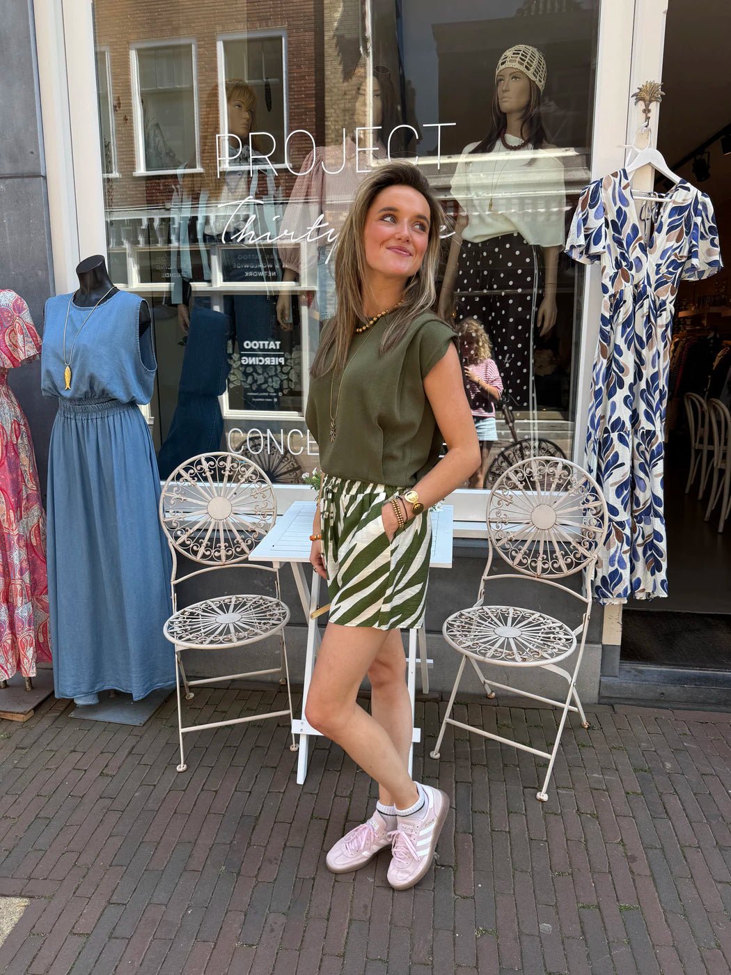 Fien luchtige shorts elastiek groen/ecru print - Project 35