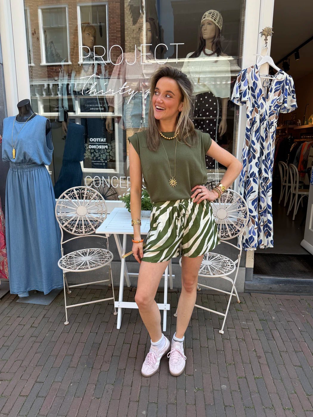 Fien luchtige shorts elastiek groen/ecru print - Project 35