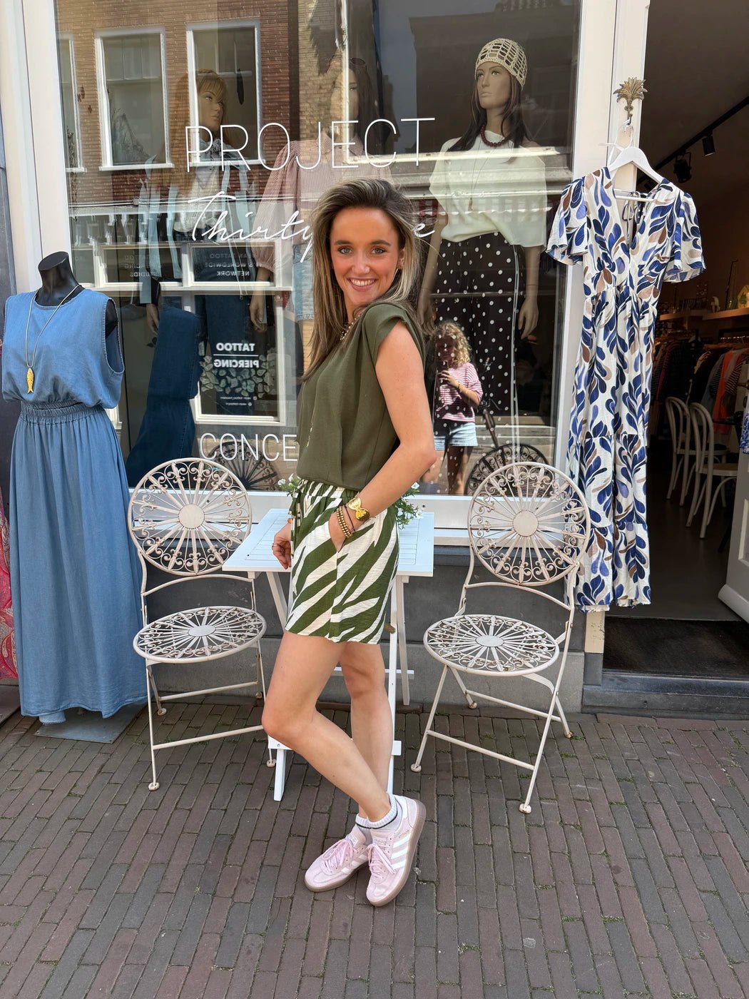 Fien luchtige shorts elastiek groen/ecru print - Project 35