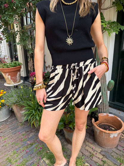Fien luchtige shorts elastiek zwart/ecru print - Project 35