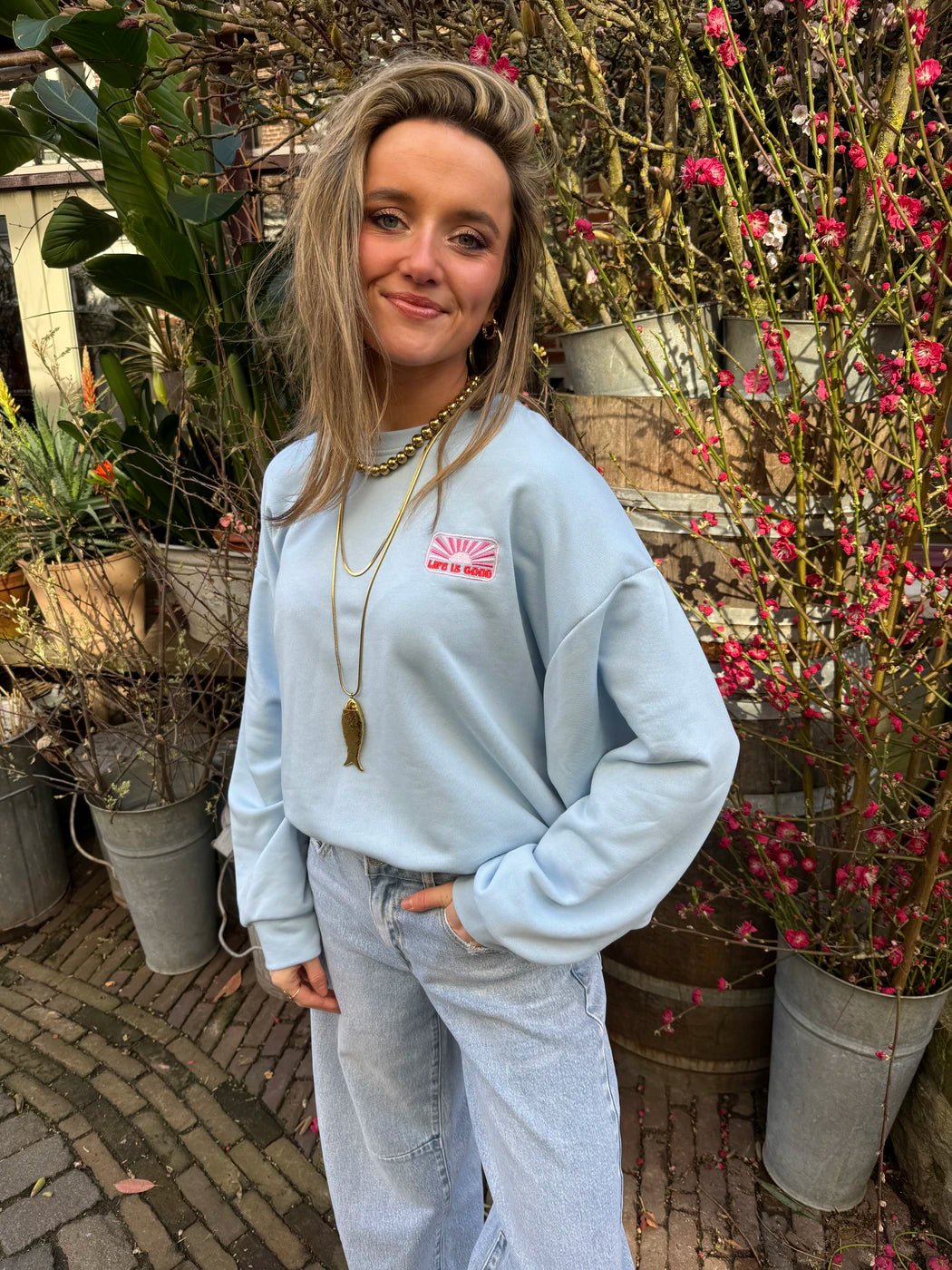 'Life is good' sweater lichtblauw - Project 35