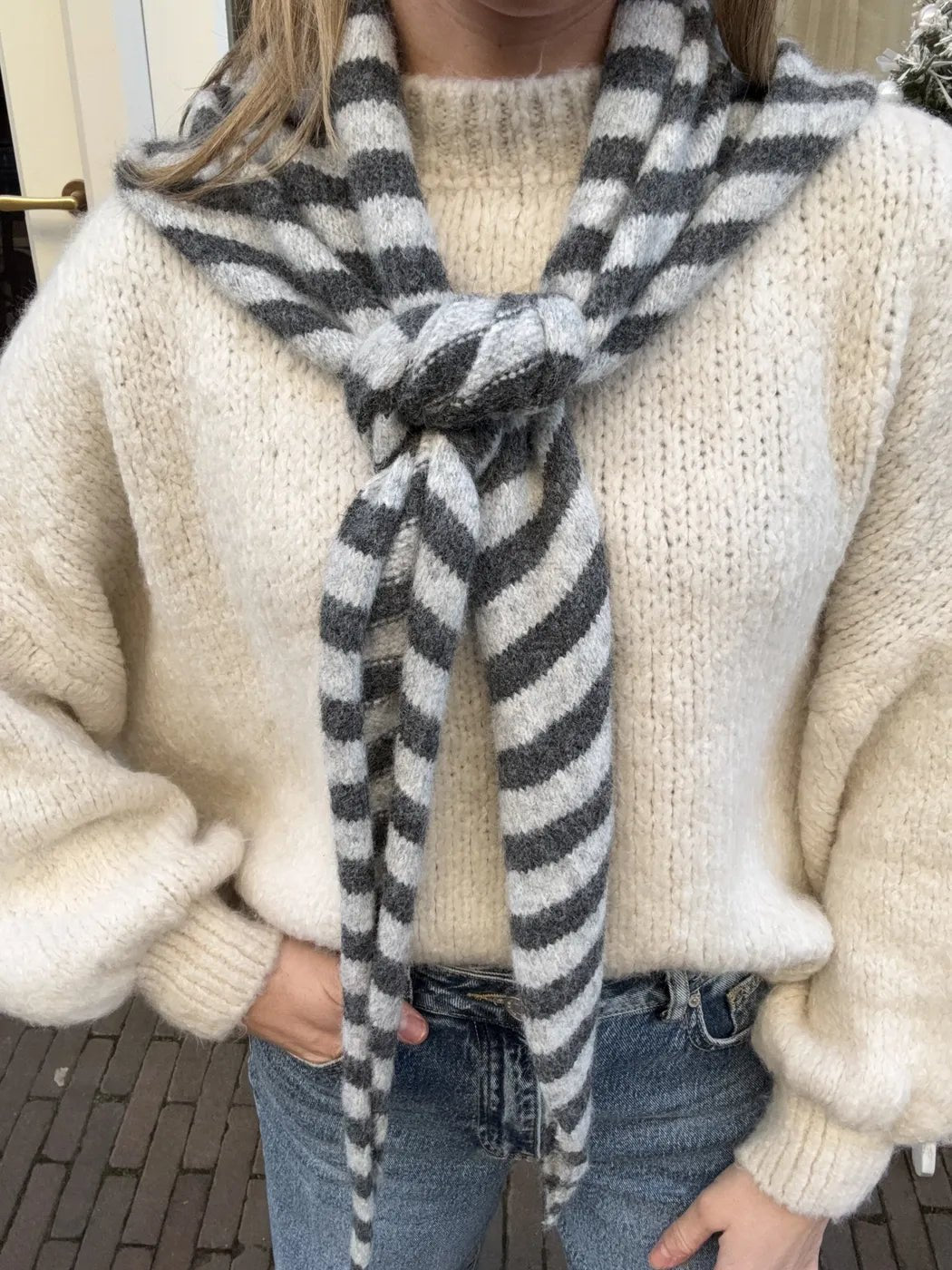 Triangle scarf big grey striped - Project 35