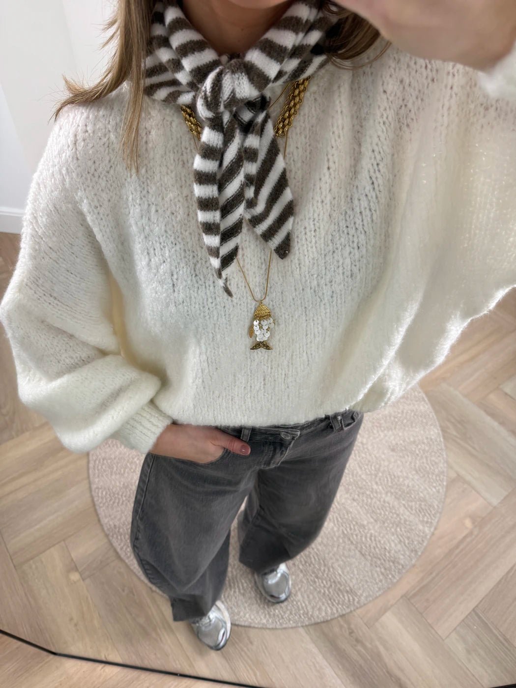 Triangle scarf small striped brown/white - Project 35