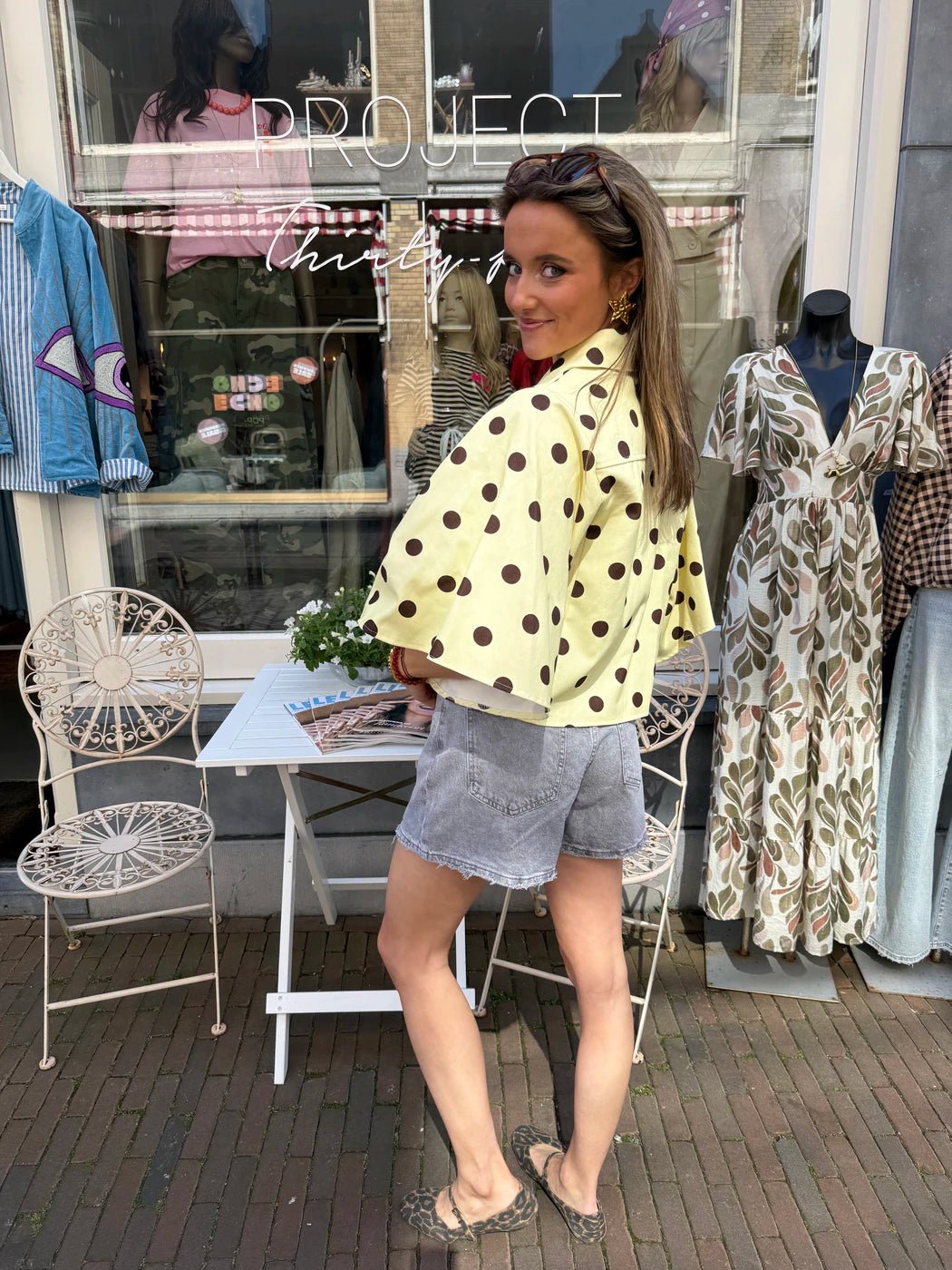 Yara denim blouse uitlopende mouw polkadot geel/bruin - Project 35